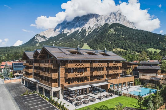 bze_mountain_residences_alps_resorts_1909_31
